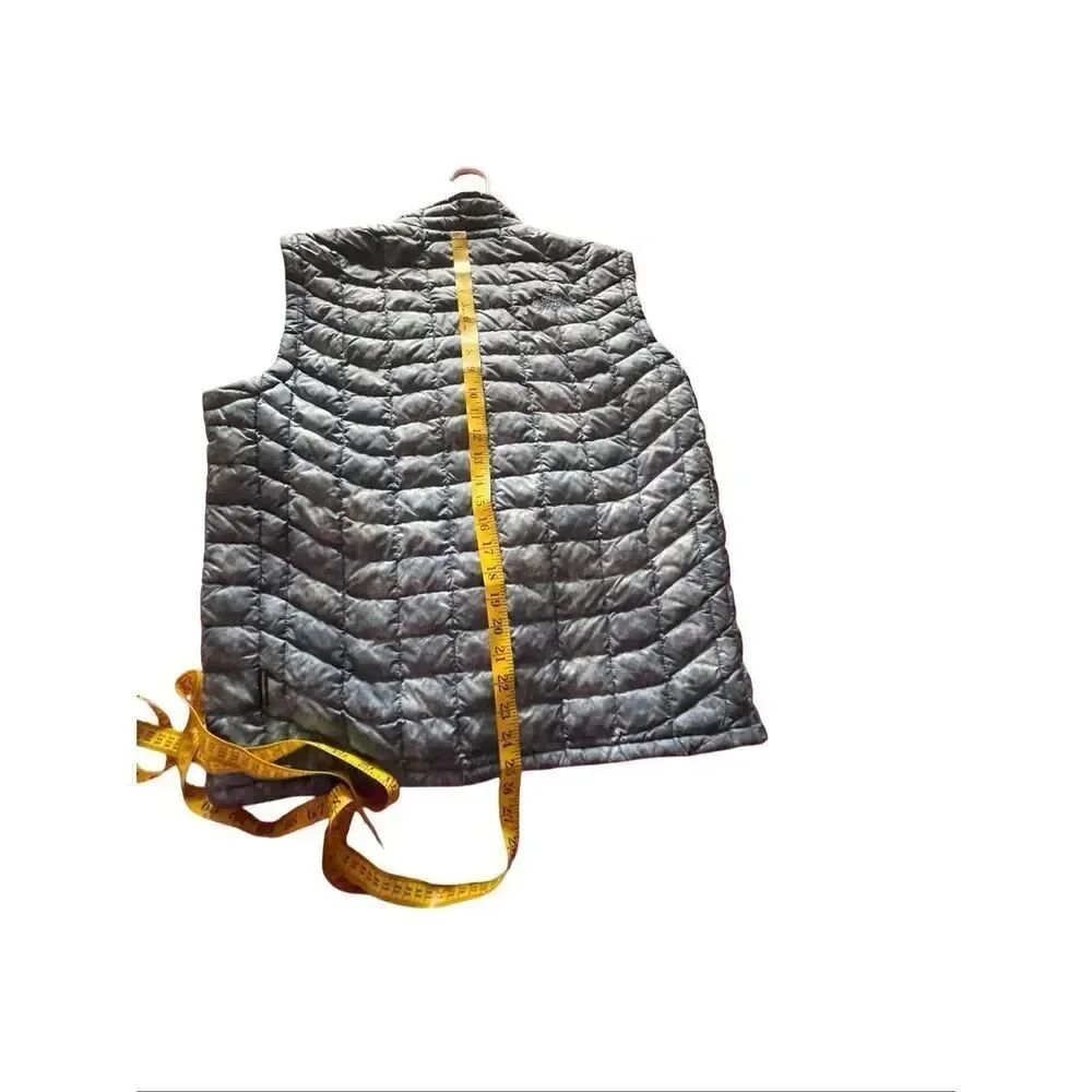 The North Face Mens Black Camouflage Thermoball Quilted Vest Size Medium